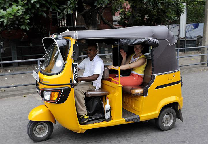 Navigating the Urban Landscape, Embracing Green Travel Exploring the Colorful Models of Electric Tricycles. - Cyclemix